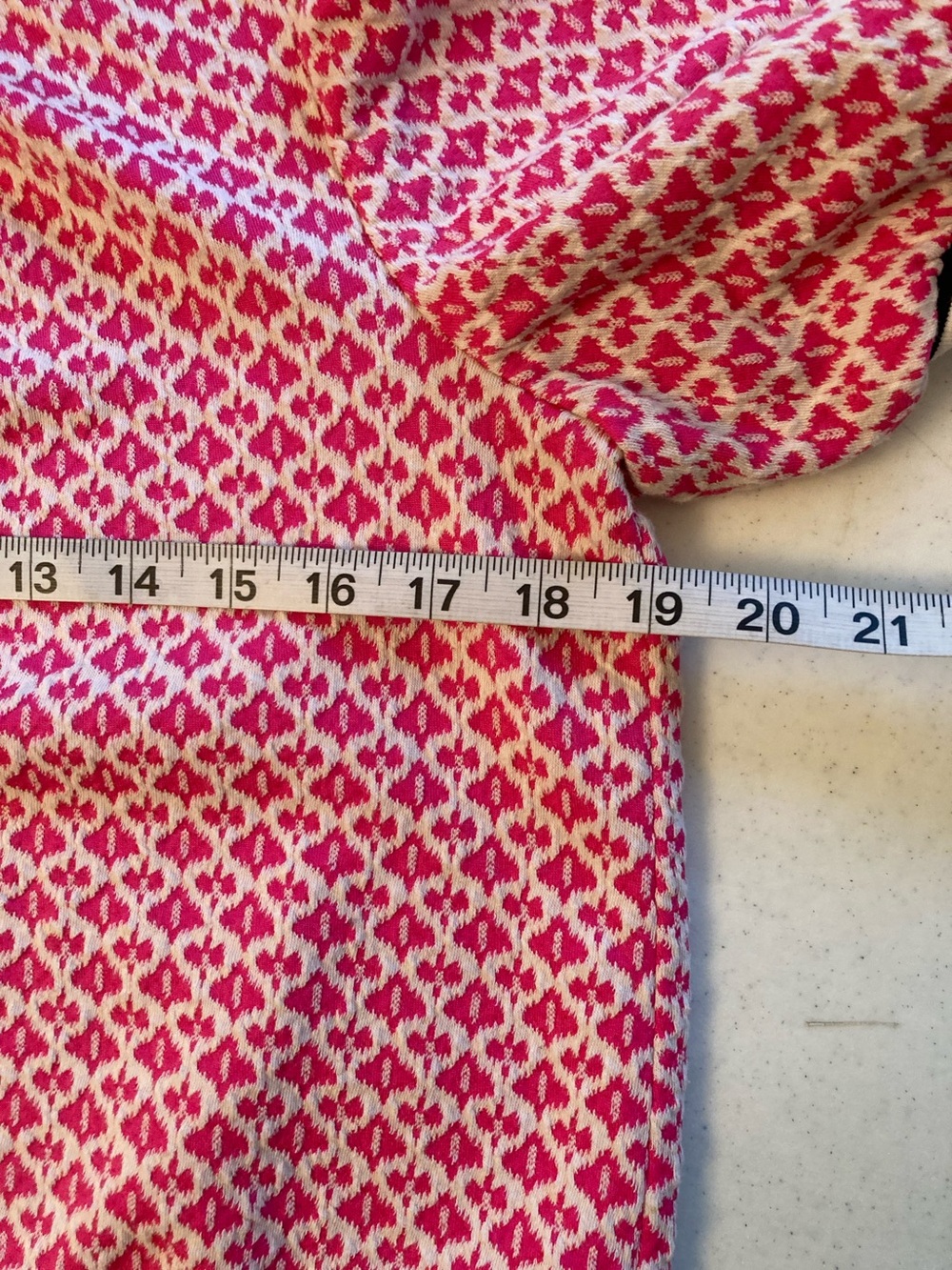 VOY Pink Patterned Short Sleeve Knit Top with Contrast Trim - Picture 8 of 9